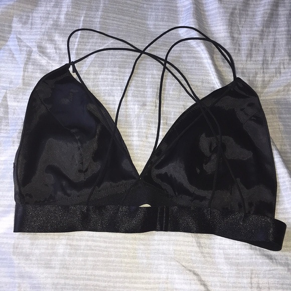 Strappy rose bralette - Picture 2 of 2
